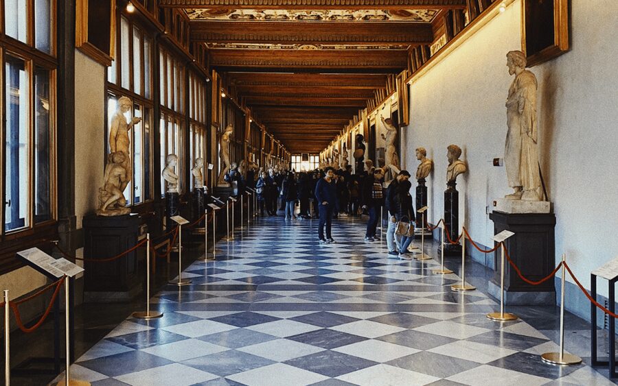 Florence: Uffizi Entry Ticket & Audio Guided Tour with Host - Meeting the host near the Cellini statue