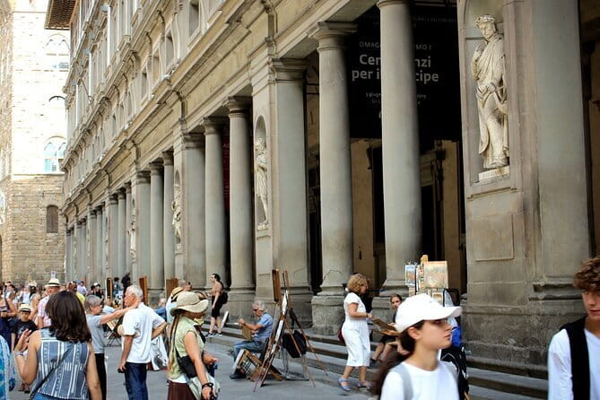 Florence: Uffizi Gallery Audio Guided Tour led by Tour Leader - Fast-track entry and the first minutes inside