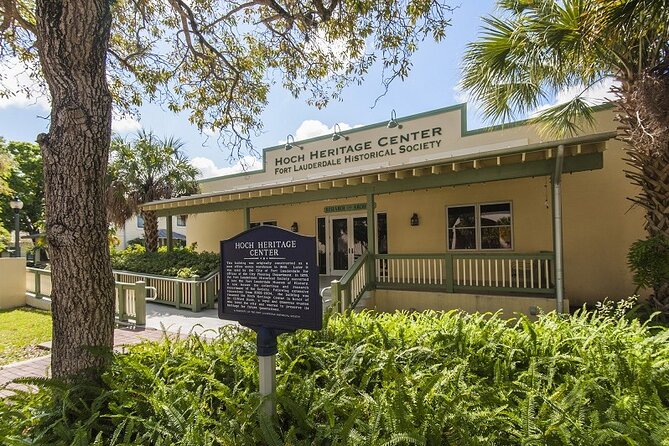 Fort Lauderdale Riverwalk Self-guided Audio Walking Tour - Museum buildings, a university campus, and new apartments