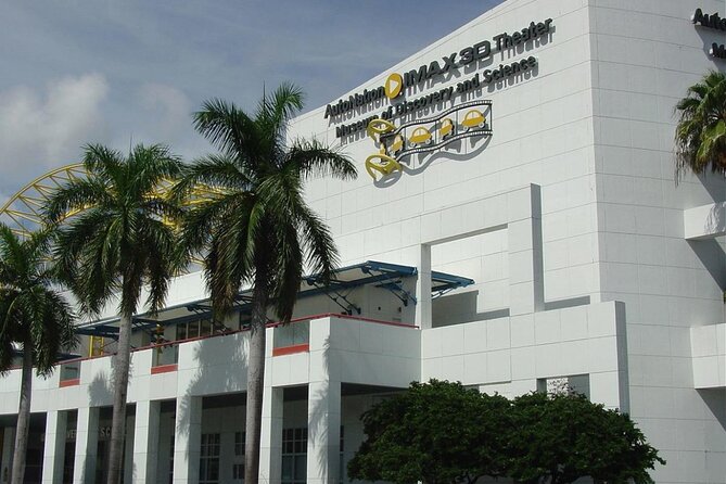 Fort Lauderdale Riverwalk Self-guided Audio Walking Tour - Bricks, banners, and the southern Riverwalk