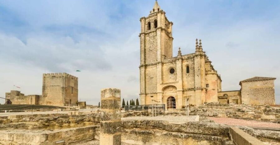 Fortaleza de la Mota Entrance Ticket with Audio Guide - Why La Fortaleza de la Mota feels different from a normal castle visit