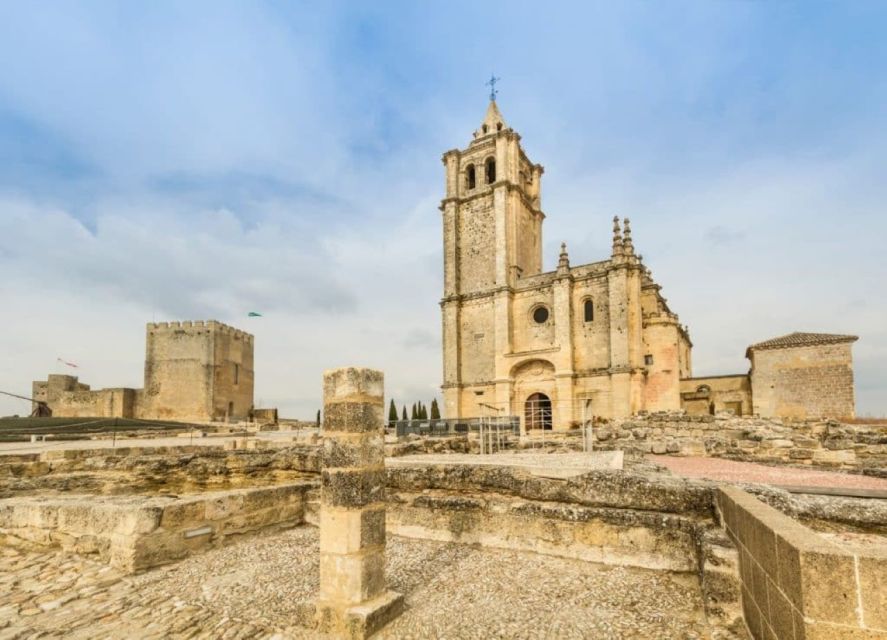 Fortaleza de la Mota Entrance Ticket with Audio Guide - Walking through the gates and fortified streets