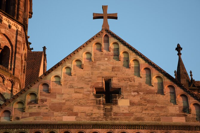 Freiburg Scavenger Hunt and Highlights Self Guided Audio Tour - Bertoldsbrunnen shows how the city moves