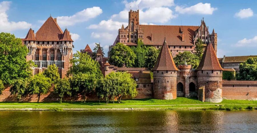 From Gdansk: Half-Day Malbork Castle Tour with Audioguide - Morning pickup and the drive from Gdansk