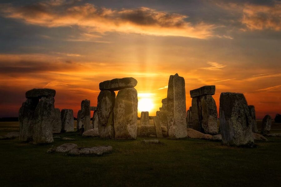 From London: Stonehenge Day Trip with Audioguide - Why this Stonehenge trip works well as a day out