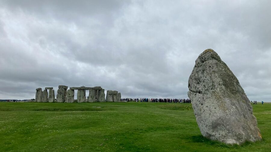 From London: Stonehenge Day Trip with Audioguide - Arriving at Stonehenge on Salisbury Plain