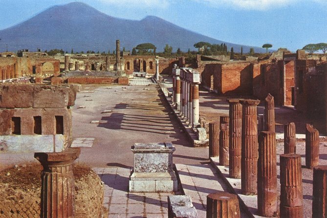 From Naples Explore Pompeii Freely with Your Personal Audioguide - Should you book it?