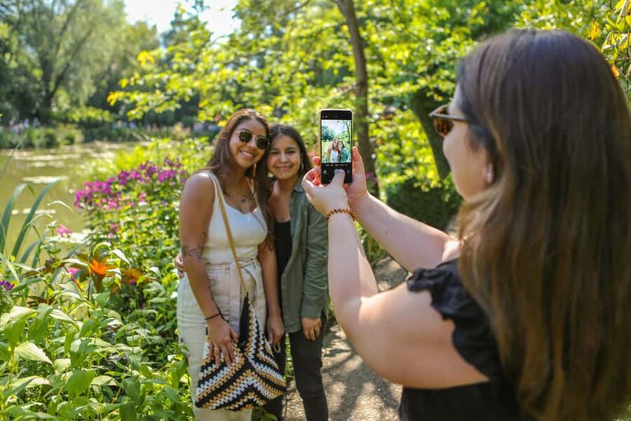 From Paris: Giverny Audio-Guided Tour - Monet’s house and the story behind the rooms