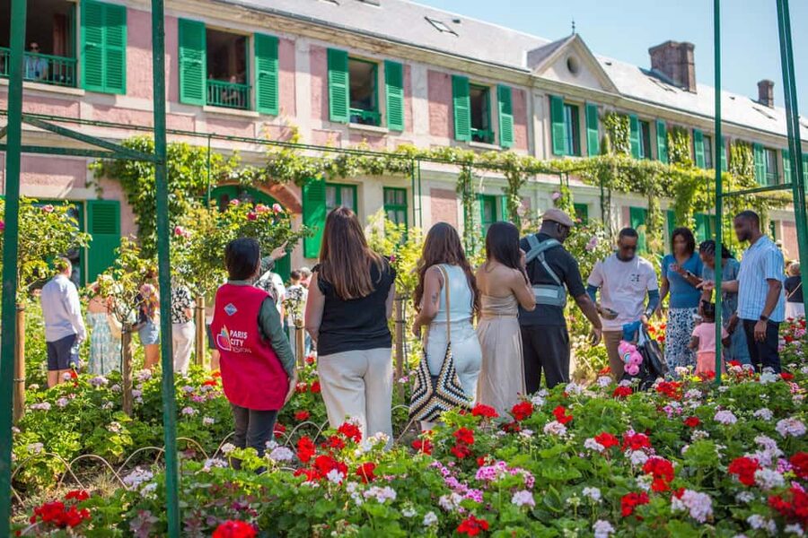 From Paris: Giverny Day Trip with Audio Guide or Live Guide - Why Giverny makes a fine break from Paris
