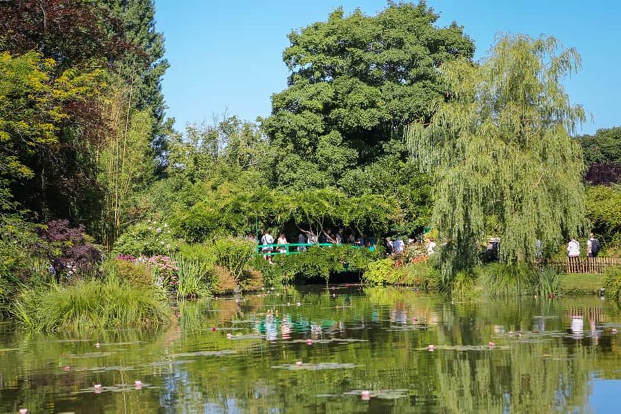 From Paris: Giverny Day Trip with Audio Guide or Live Guide - Arriving at Monet’s home in Giverny