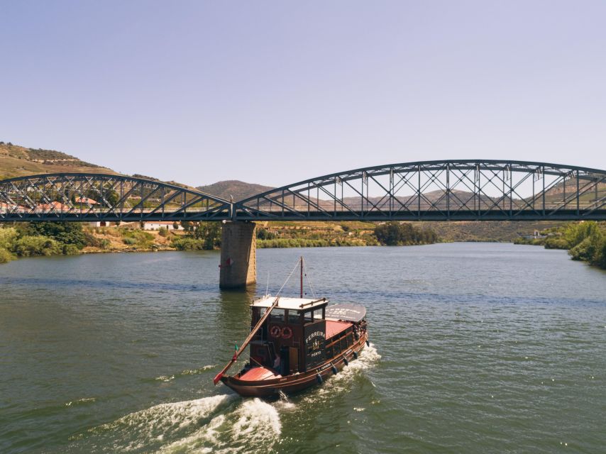From Pinhão: Douro Valley Rabelo Boat Tour with Audio Guide - Why a short river cruise works so well in Pinhão