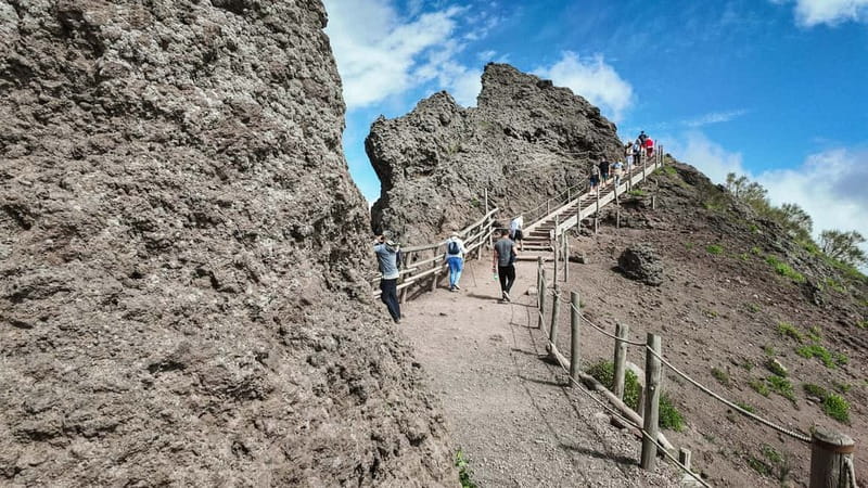 From Pompeii: Mount Vesuvius with bus, ticket and audioguide - Why this Pompeii to Vesuvius trip makes sense
