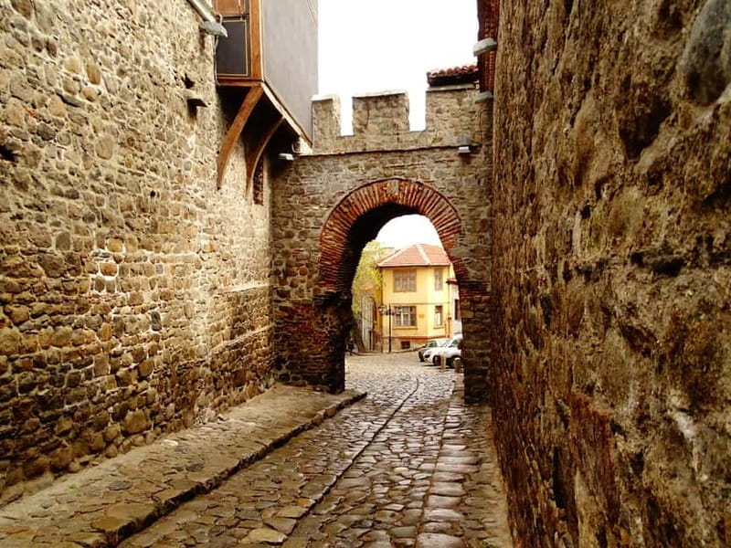 From Sofia: Plovdiv with audio guide + free pick-up - Walking the Old Town