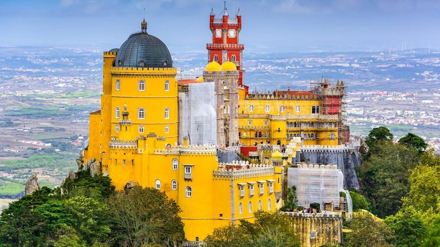 From/To Lisbon: Sintra Hop-on Hop-off Tickets + Audio Guide - A realistic eight-hour plan