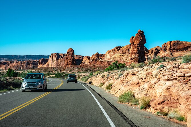 Full-Day Audio Driving Tour of Arches National Park - La Sal Mountains and the strange Petrified Dunes