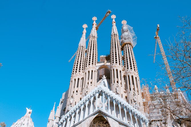 Gaudi and La Sagrada Familia Exterior Self-Guided Audio Tour - A flexible 39-minute plan