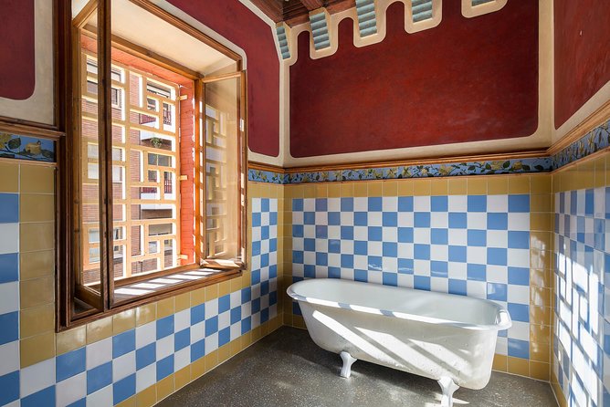 Gaudi´s Casa Vicens Skip the Line Ticket with Audioguide - Why early entry makes sense