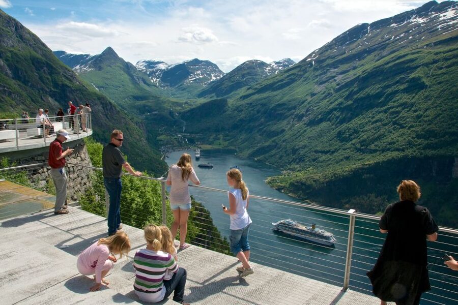 Geiranger: Bus Tour with Multilingual Audio Guide - Is $78 good value for 80 minutes?