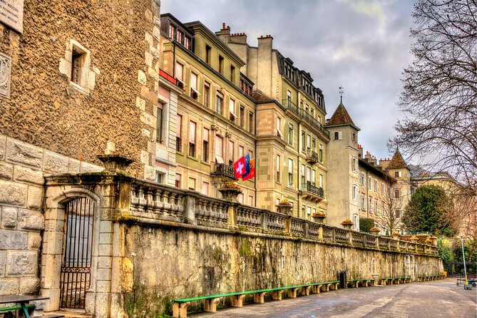 Geneva Scavenger Hunt and Highlights Self Guided Audio Tour - Monument National and the city’s public symbols