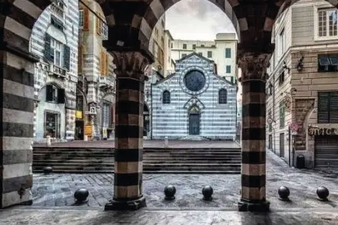 Genova Walking Tour with Audio and Written Guide by a Local - San Siro and Santissima Annunziata del Vastato