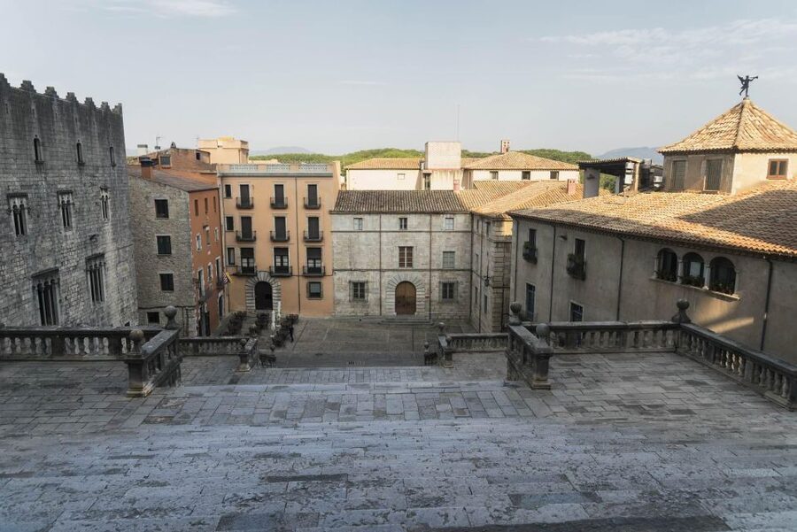 Girona: Self-guided Audio City Tour on Your Phone - Walking the City Walls at your own pace