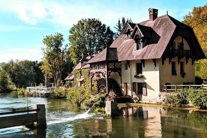 Giverny & Versailles Audio Guided Day Trip with Lunch from Paris - A three-course Normandy lunch by the river