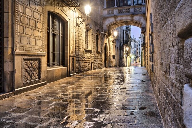 Gothic Quarter Barcelona Tour with Audioguide - Santa Anna and Barcelona Cathedral