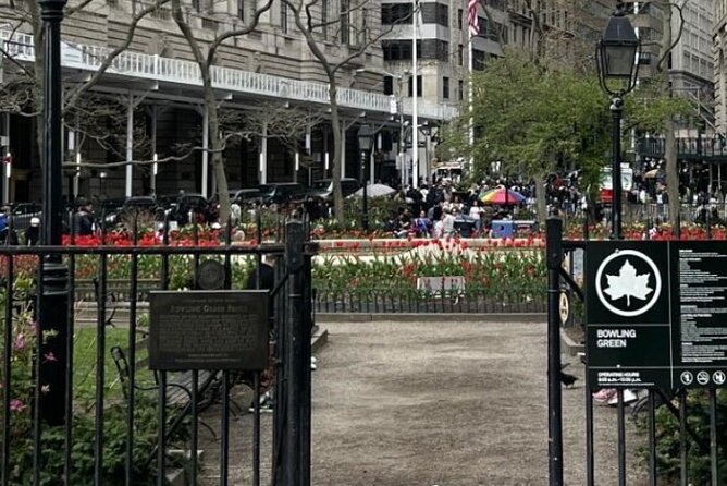 Guided Tour (with Audio) Hamilton Musical in Lower Manhattan NYC - Trinity Church and Hamilton’s final resting place
