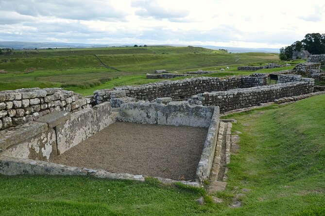 Hadrian's Wall: A Self-Guided Audio Tour along the Ruins - The Main Strength and the Main Risk