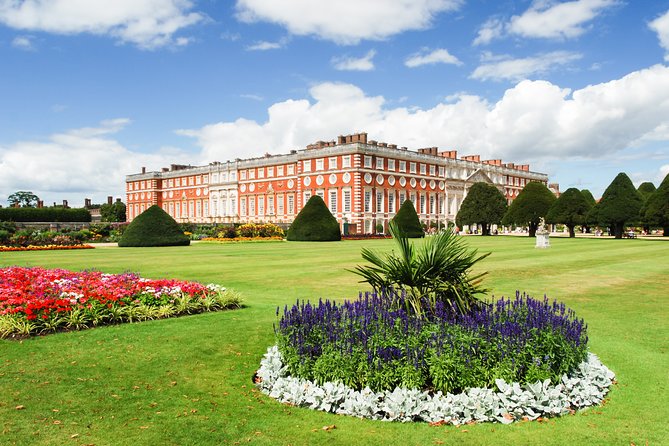 Hampton Court Palace & Garden Maze, Private Tour Admission with Audio Guides - Cardinal Wolsey’s palace and Henry VIII’s Tudor court