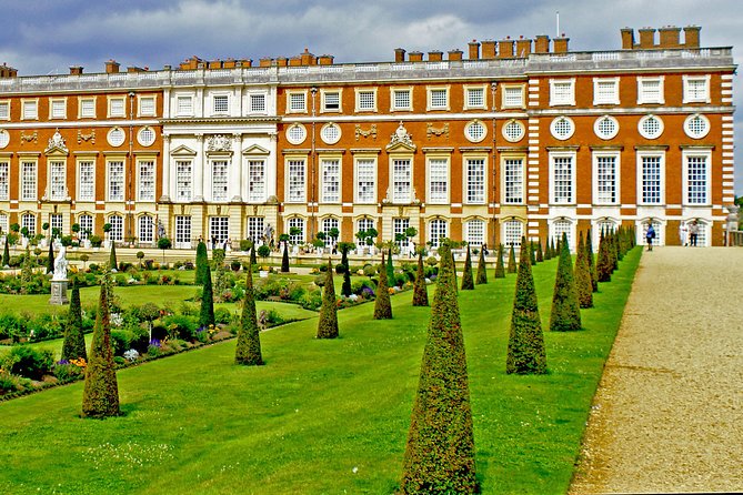 Hampton Court Palace & Garden Maze, Private Tour Admission with Audio Guides - Three hours for State Rooms, gardens, and the maze