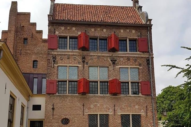 Hattem's Windmills, Bakeries and Ghosts: A Self-Guided Audio Tour - Meeting Anton Pieck through art