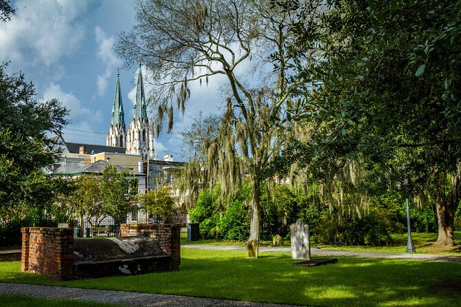 Haunted Savannah Self-Guided Walking Audio Tour - The Shrimp Factory and a difficult part of the past