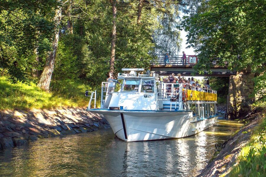 Helsinki: Sightseeing Canal Cruise with Audio Commentary - What the audio commentary adds