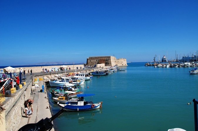 Heraklion Self-Guided Audio Tour - Morosini Fountain and St. Minas Cathedral