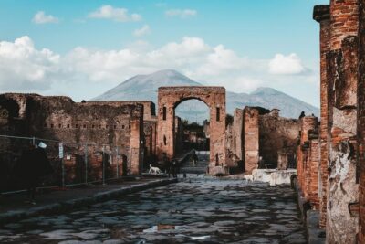 Herculaneum and Pompeii in one day: Audioguides + Tkts (art)
