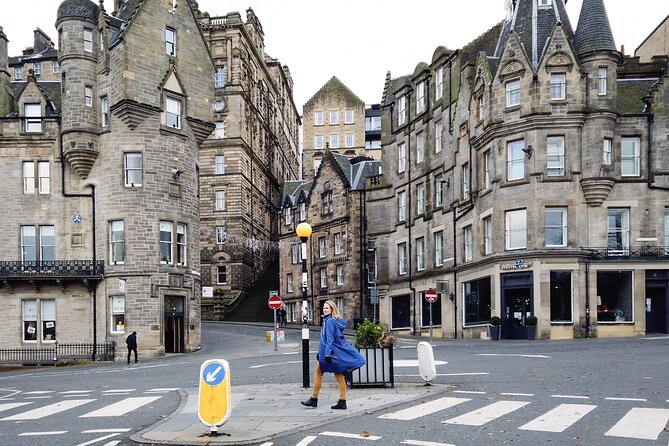 Highlights from Edinburgh’s Old Town: A Self-Guided Audio Tour - Starting beside the Royal Scottish Academy