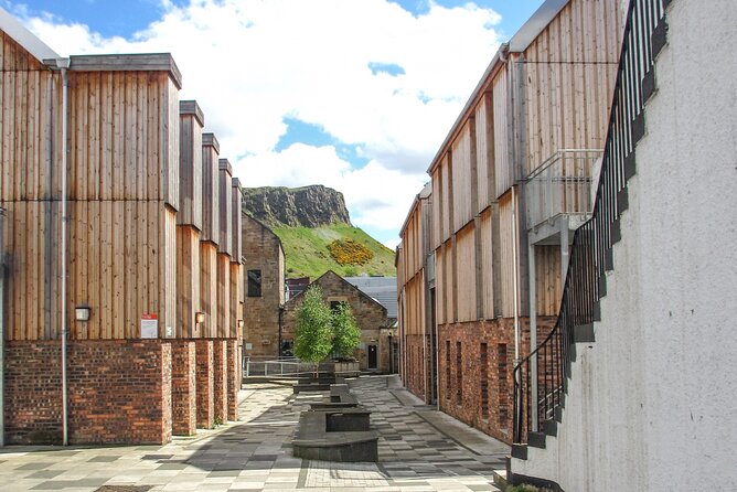 Highlights from Edinburgh’s Old Town: A Self-Guided Audio Tour - Gladstone’s Land and an old Royal Mile building