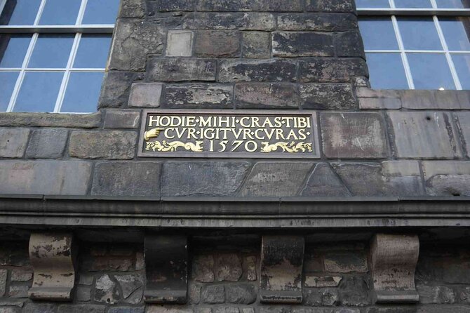 Highlights from the Royal Mile: A Self-Guided Audio Tour - Starting beside Edinburgh Castle and the Witches Well