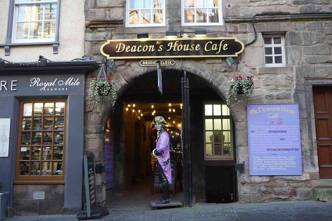 Highlights from the Royal Mile: A Self-Guided Audio Tour - Old Tolbooth Wynd and the Paisley Close disaster