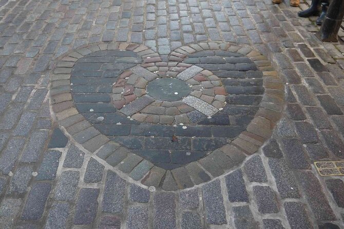 Highlights from the Royal Mile: A Self-Guided Audio Tour - What the $19.99 price gives you