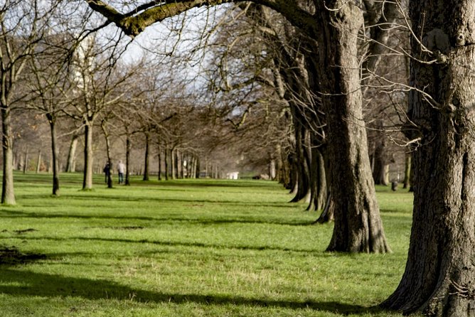 Hyde Park and Kensington Gardens: A Self-Guided Audio Tour - Serpentine Lake and the Norwegian War Memorial