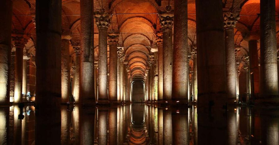 Istanbul: Basilica Cistern Skip-the-Line Entry & Audio Guide - What you actually see below Istanbul