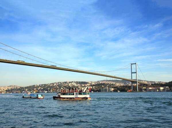 Istanbul: Bosphorus and Golden Horn Cruise with Audio Guide - Key points to know before booking