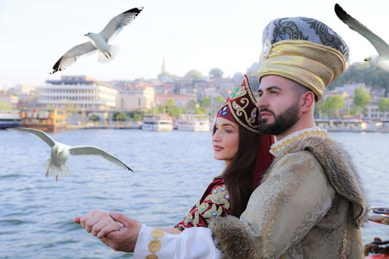 Istanbul: Bosphorus Sightseeing Cruise Tour with Audio Guide - Starting beside the Eminönü pier