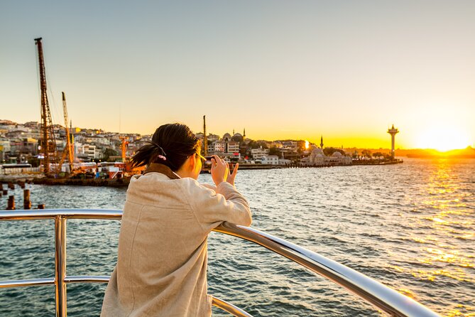 Istanbul Bosphorus Sightseeing Cruise with Audio Guide - Emirgan Park and the tulip season