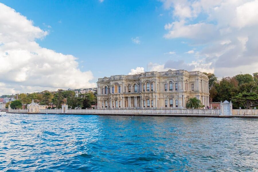 Istanbul: Bosphorus Strait Sightseeing Cruise & Audio Guide - Ortaköy and the first bridge views