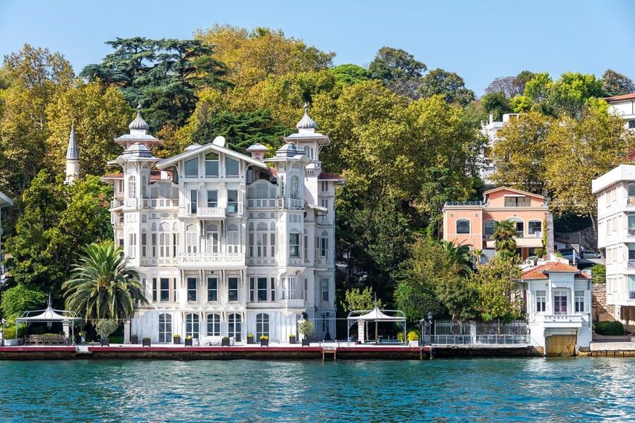 Istanbul: Bosphorus Strait Sightseeing Cruise & Audio Guide - Beylerbeyi Palace and the return to Kabataş