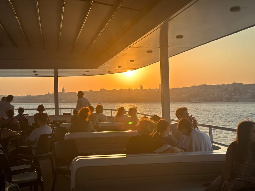 Istanbul: Daytime or Sunset Sightseeing Cruise & Audio Guide - The first sights: Maiden’s Tower and the Asian shore