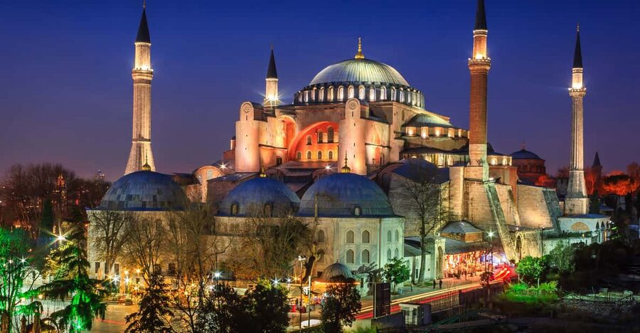Istanbul: Hagia Sophia Skip-the-Line Ticket with Audio Tour - When a private guide makes sense